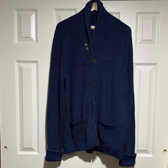 NWOT-Guideboat Co. - Premium Cotton crafted in Peru Cotton cardigan sweater.